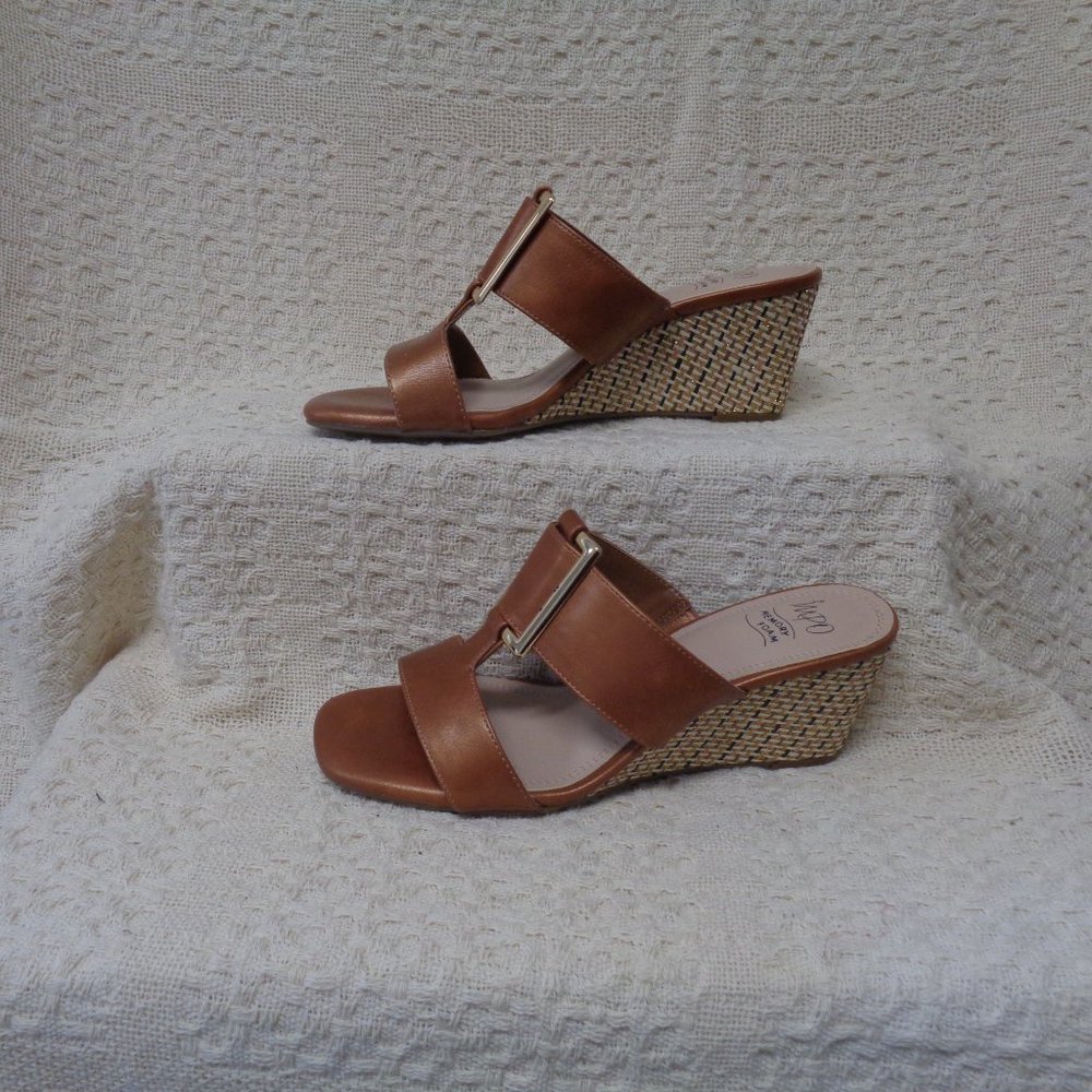 Bronze IMPO NOVAH glittery wedge sandals never worn in size 8